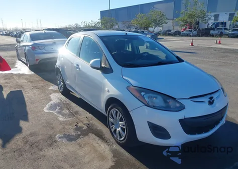 2014 Mazda Mazda2 Sport из США, поврежденный, VIN JM1DE1KY8E0172828